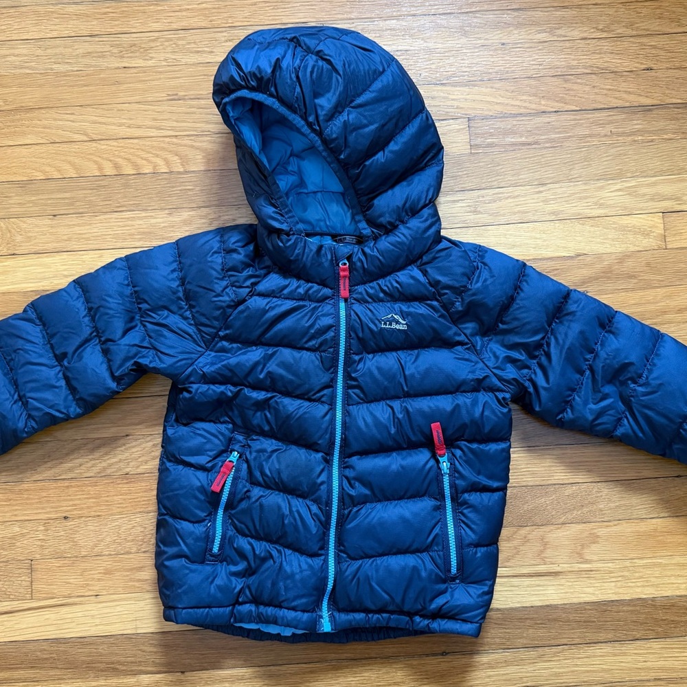 LL Bean Toddlers' Ultralight 650 Down Jacket - Carbon Navy 4T - used condition
